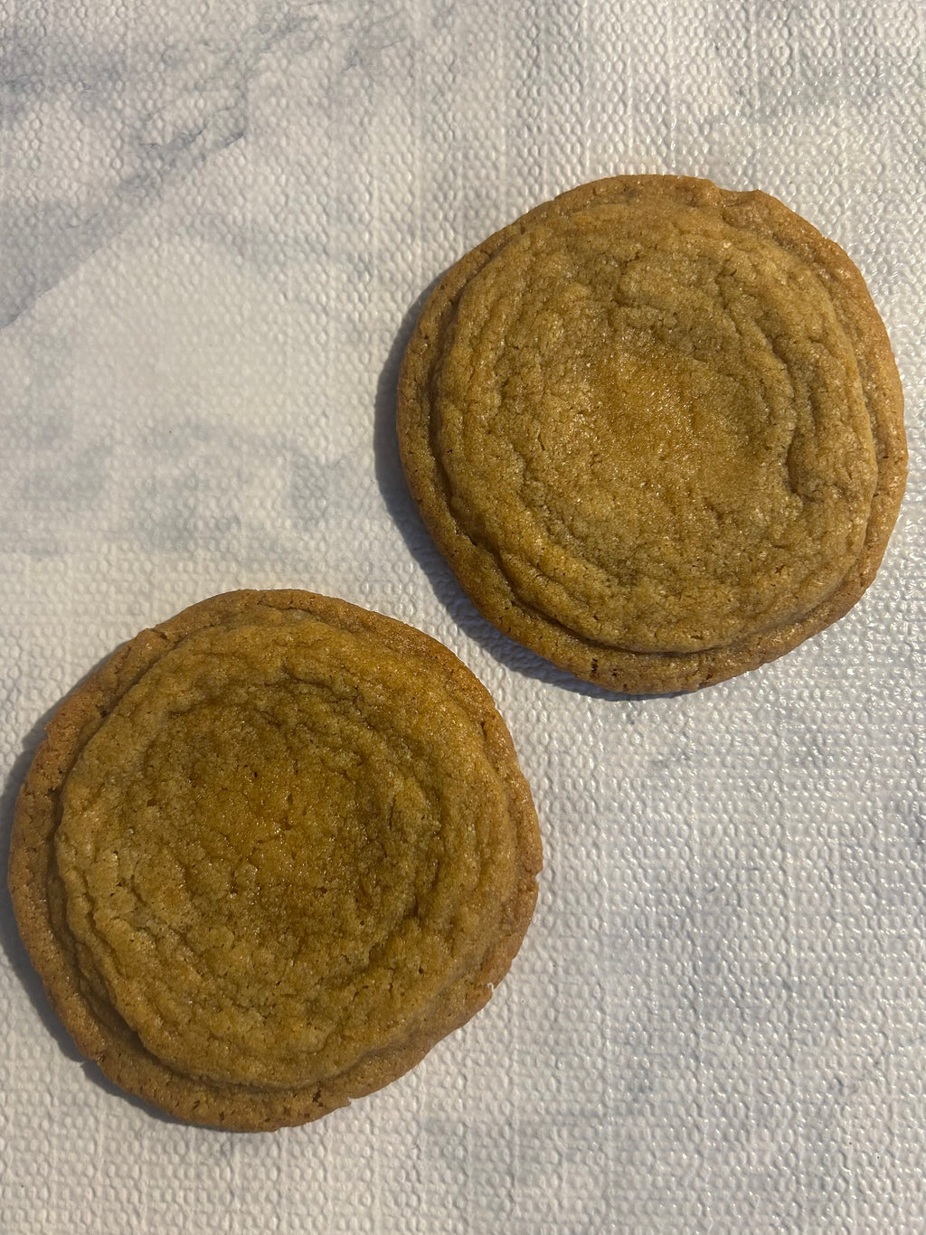 Single brown sugar cookie