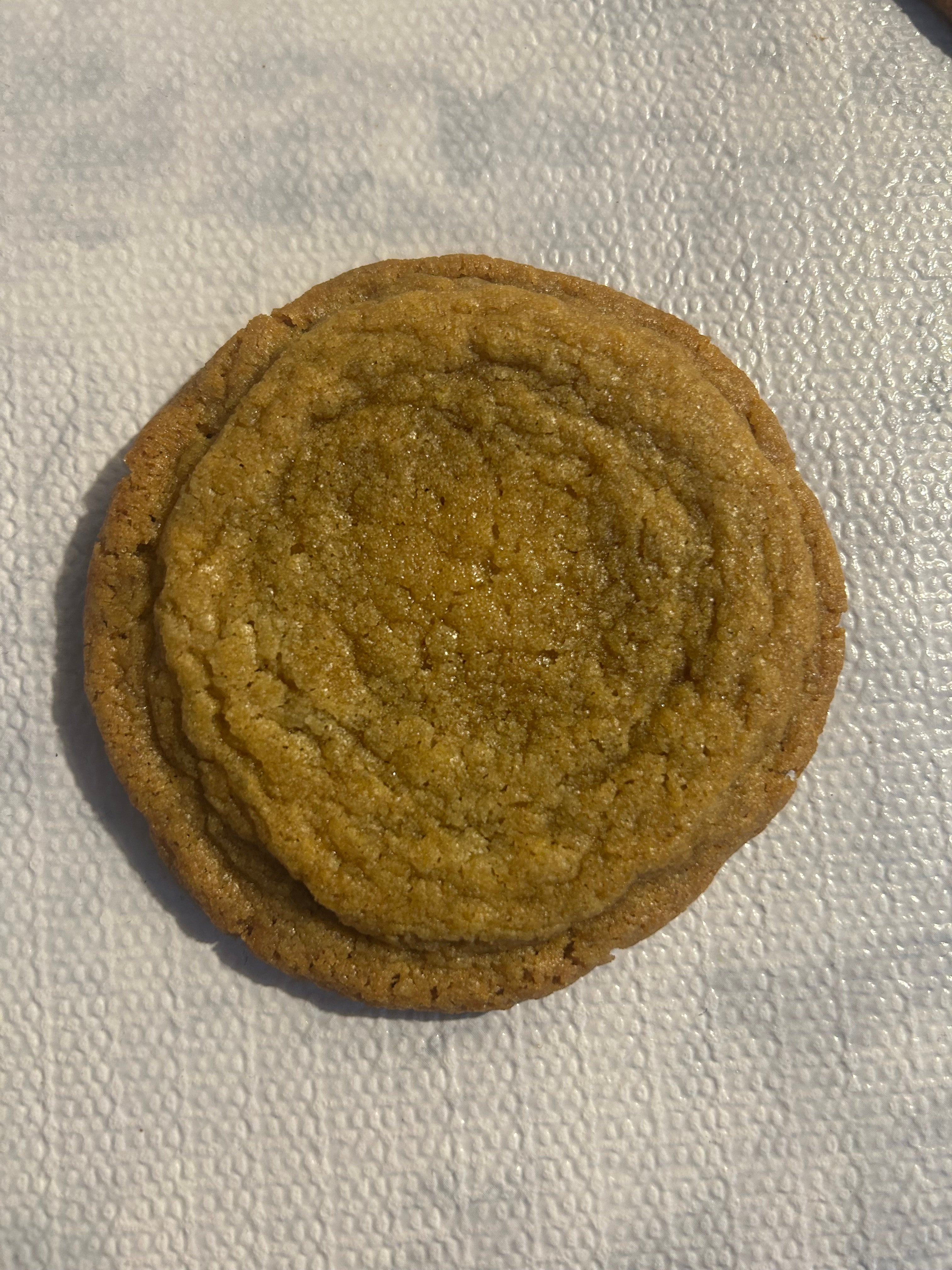 Single brown sugar cookie